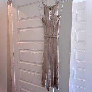 Olive oak sleeveless sweater dress size small